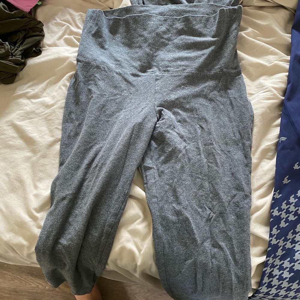 Mossimo capris